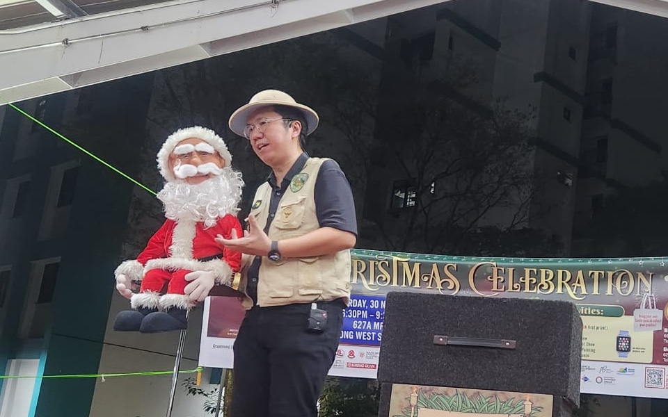 Christmas Puppet Show 1