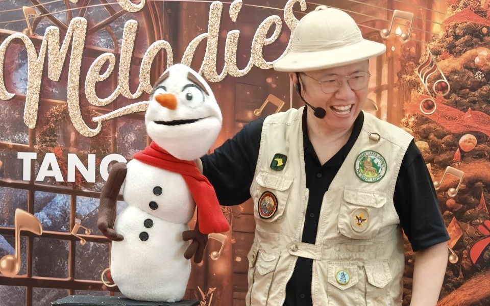 Christmas Puppet Show 4