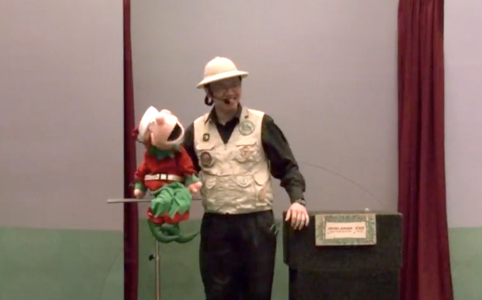 Christmas Puppet Show 6